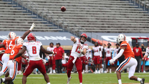 101020-ncstate-uvafootball118